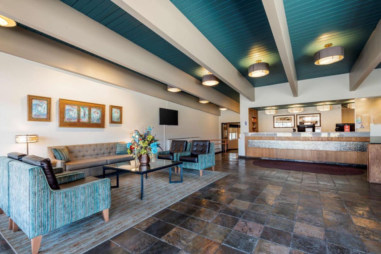 Western Turquoise & Hotel