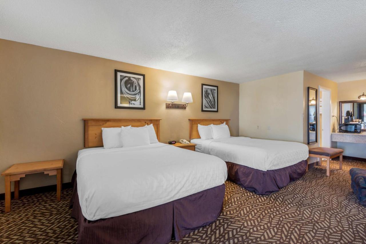 Western Turquoise & Hotel 3*