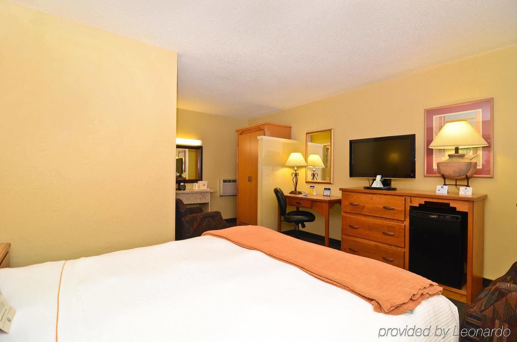Western Turquoise & Hotel 3*